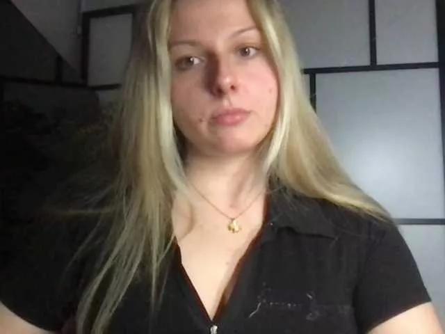 BritneyBlond on BongaCams