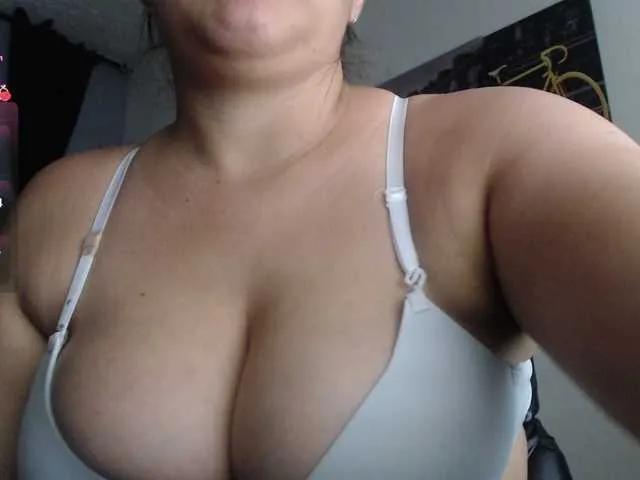 Candy-vega on BongaCams