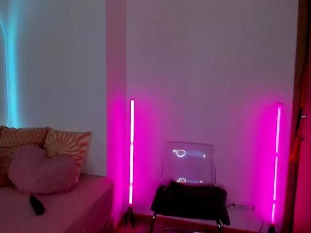 Carolalen on BongaCams