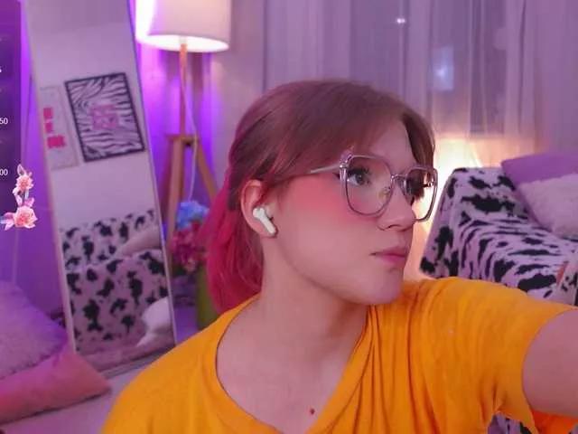 CrazyWine on BongaCams