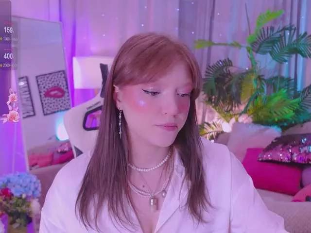 CrazyWine on BongaCams