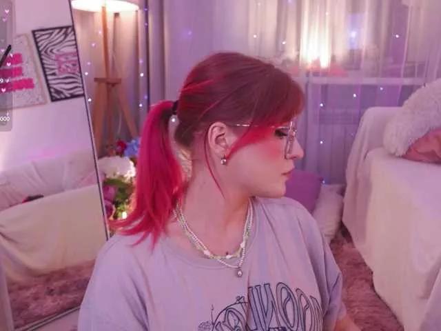 CrazyWine on BongaCams