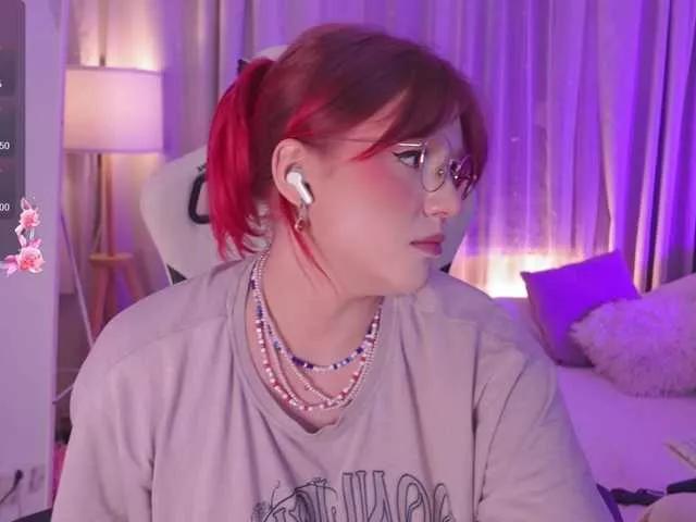 CrazyWine on BongaCams