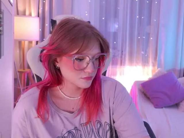 CrazyWine on BongaCams