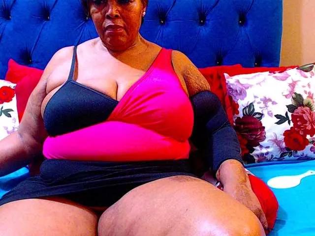 Ebonycandy10 on BongaCams