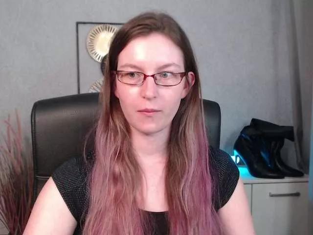 EmmaHeart on BongaCams