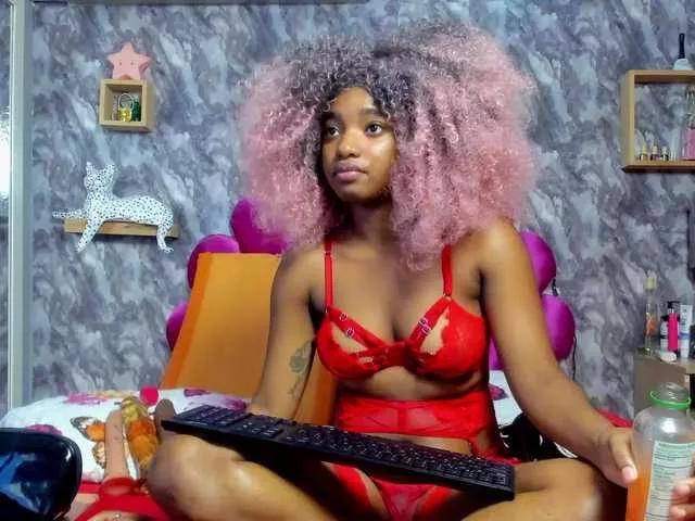 EMMAPARIS on BongaCams 