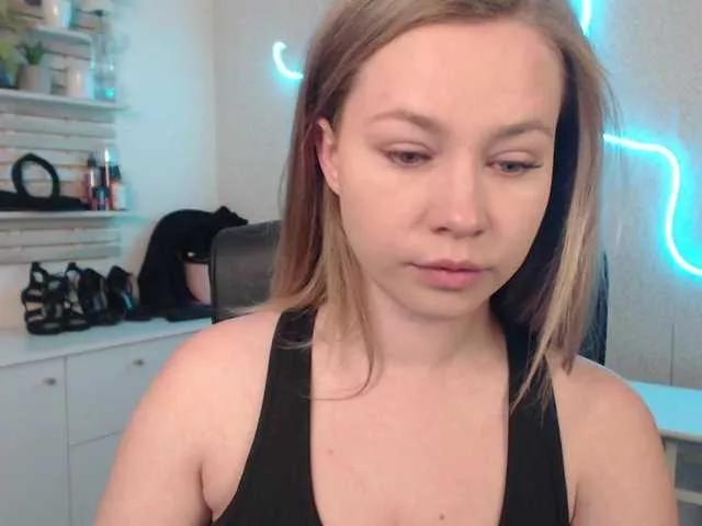 hollyBB on BongaCams 