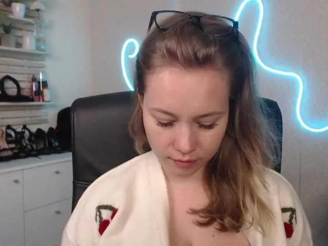 hollyBB on BongaCams 