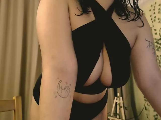 honeybrownie on BongaCams