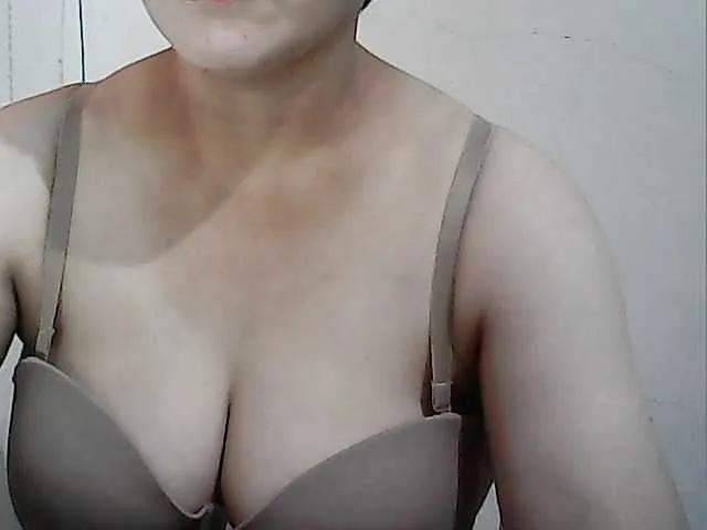 hotbabyasian on BongaCams
