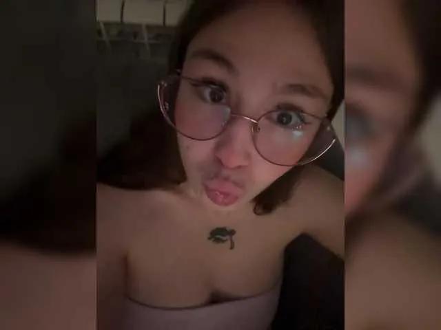 Hryhry18 on BongaCams