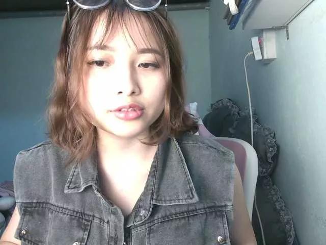 Julia98 on BongaCams