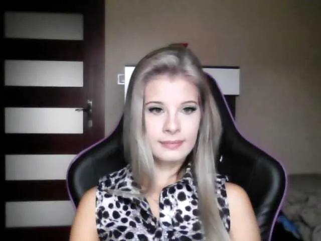 KristineNatural on BongaCams