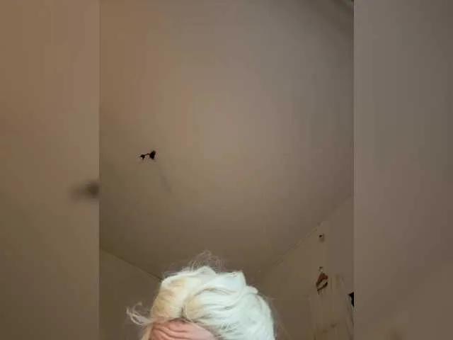 Mari98 on BongaCams