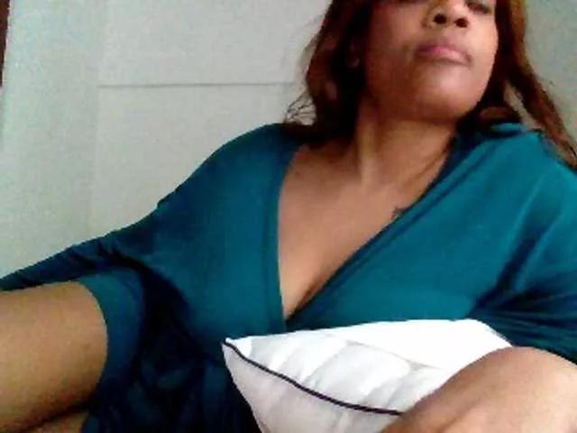 MiaMuffn on BongaCams