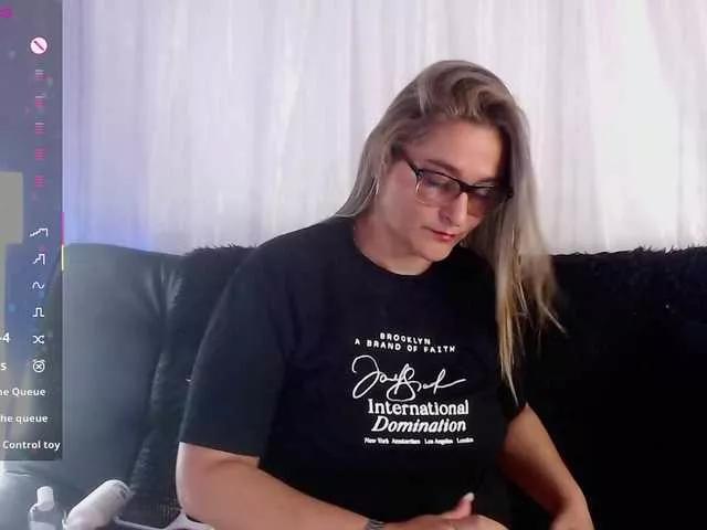 Natalliecolliz on BongaCams