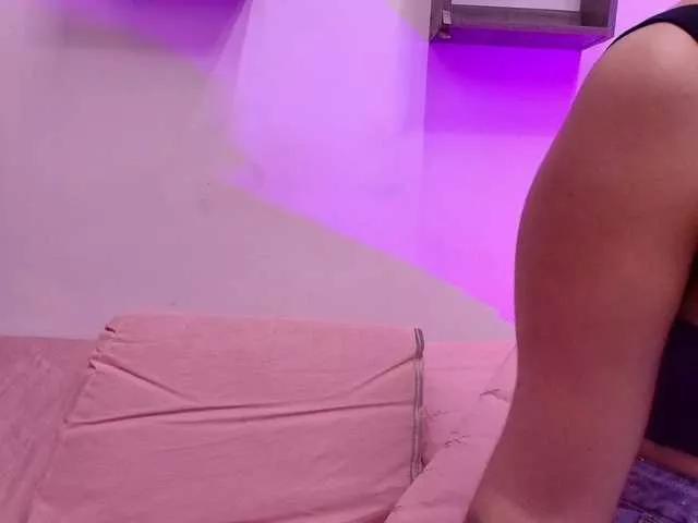 rayne-lor on BongaCams