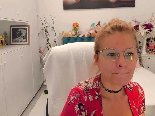 SalomeJade on BongaCams