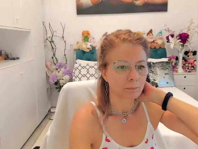 SalomeJade on BongaCams