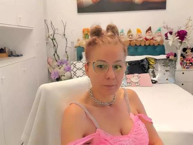 SalomeJade on BongaCams
