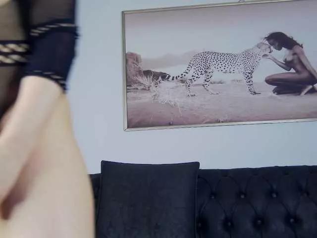 Tania44b on BongaCams