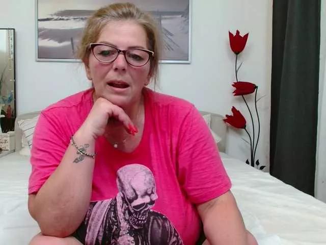 YulliaMilf on BongaCams 