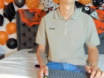 1threestar on Chaturbate