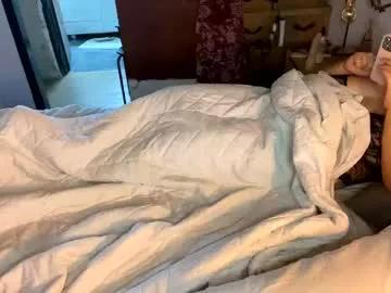 2littlefox on Chaturbate