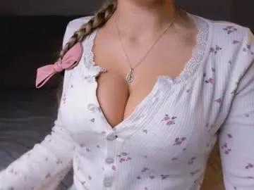 3stepsaboveheaven on Chaturbate