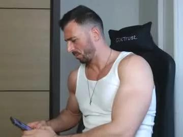aaront0pmuscles on Chaturbate 