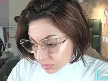 april_dumont on Chaturbate