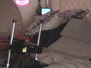 avalonnfoxx on Chaturbate