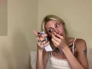 barbie_bi on Chaturbate