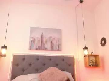 emily_leinn on Chaturbate