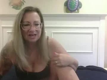 forevermilfxoxo on Chaturbate