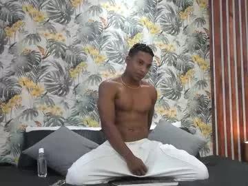 italomoore on Chaturbate