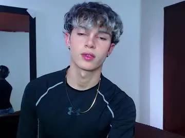 john_vichenso on Chaturbate