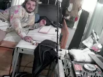 kinkybiguy14 on Chaturbate