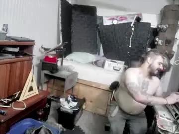 kinkybiguy14 on Chaturbate