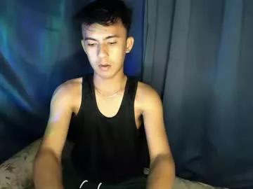 lovetosuckxox on Chaturbate