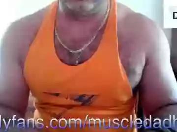 muscledadbear on Chaturbate