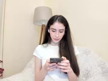 snowww_white on Chaturbate