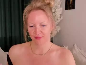 sugamomy on Chaturbate