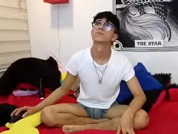 thiago_n_sam on Chaturbate