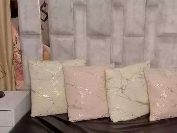 tina_noa on Chaturbate