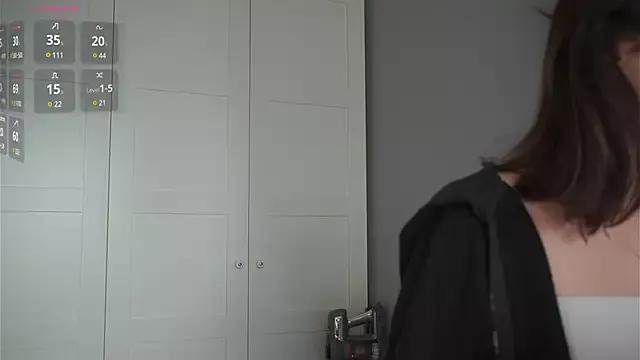 -JuicyMolly- on StripChat