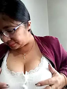 __valentina18 on StripChat