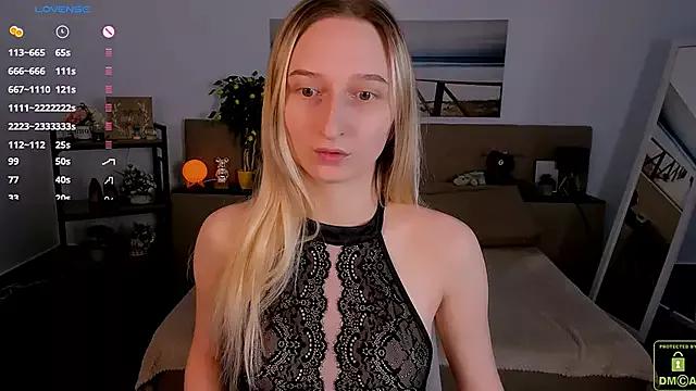 _Ri_na_ on StripChat