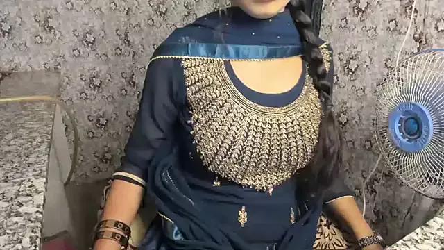 aarjulove on StripChat